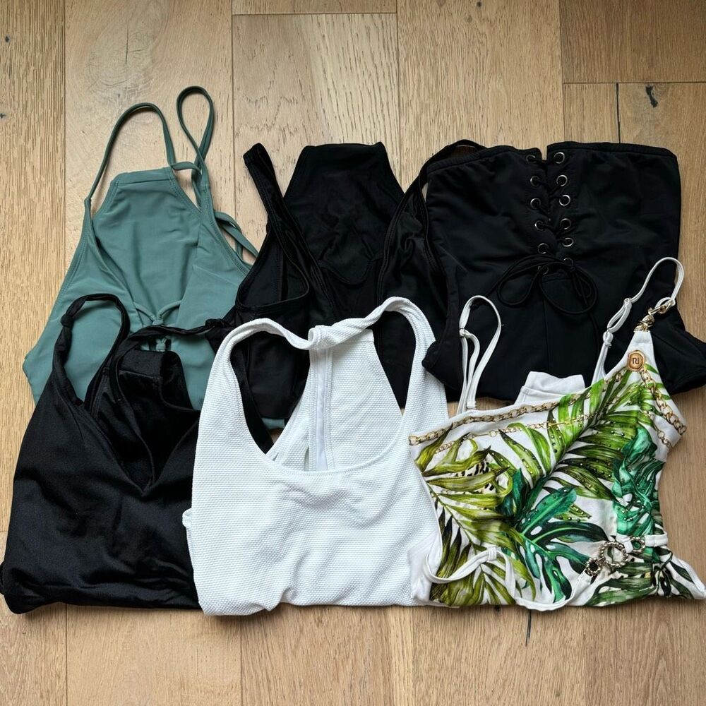 Aerie Seek Urban Outfitters One Piece Swimsuits Black Size XS / Small Tropical